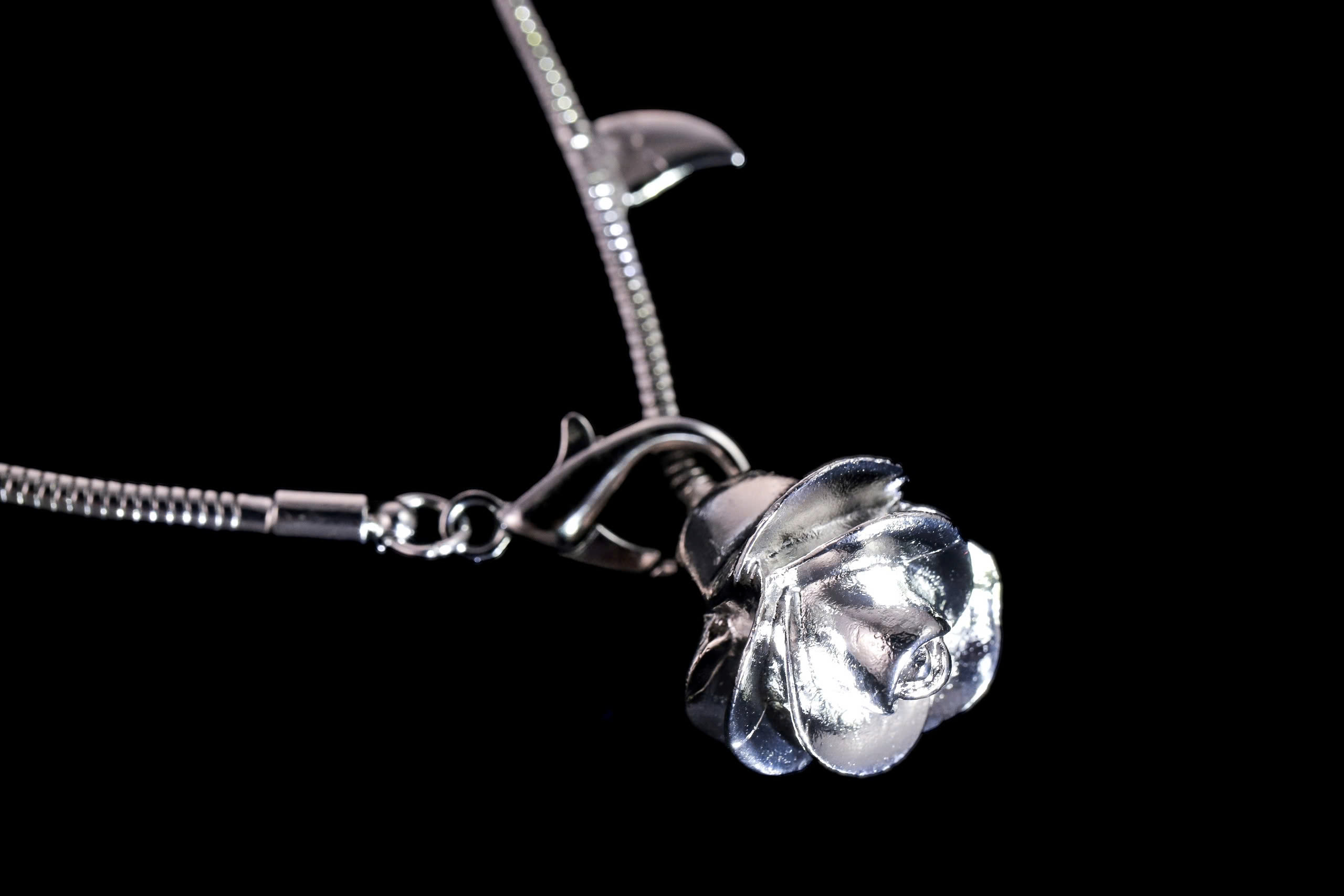  Rose Necklace 