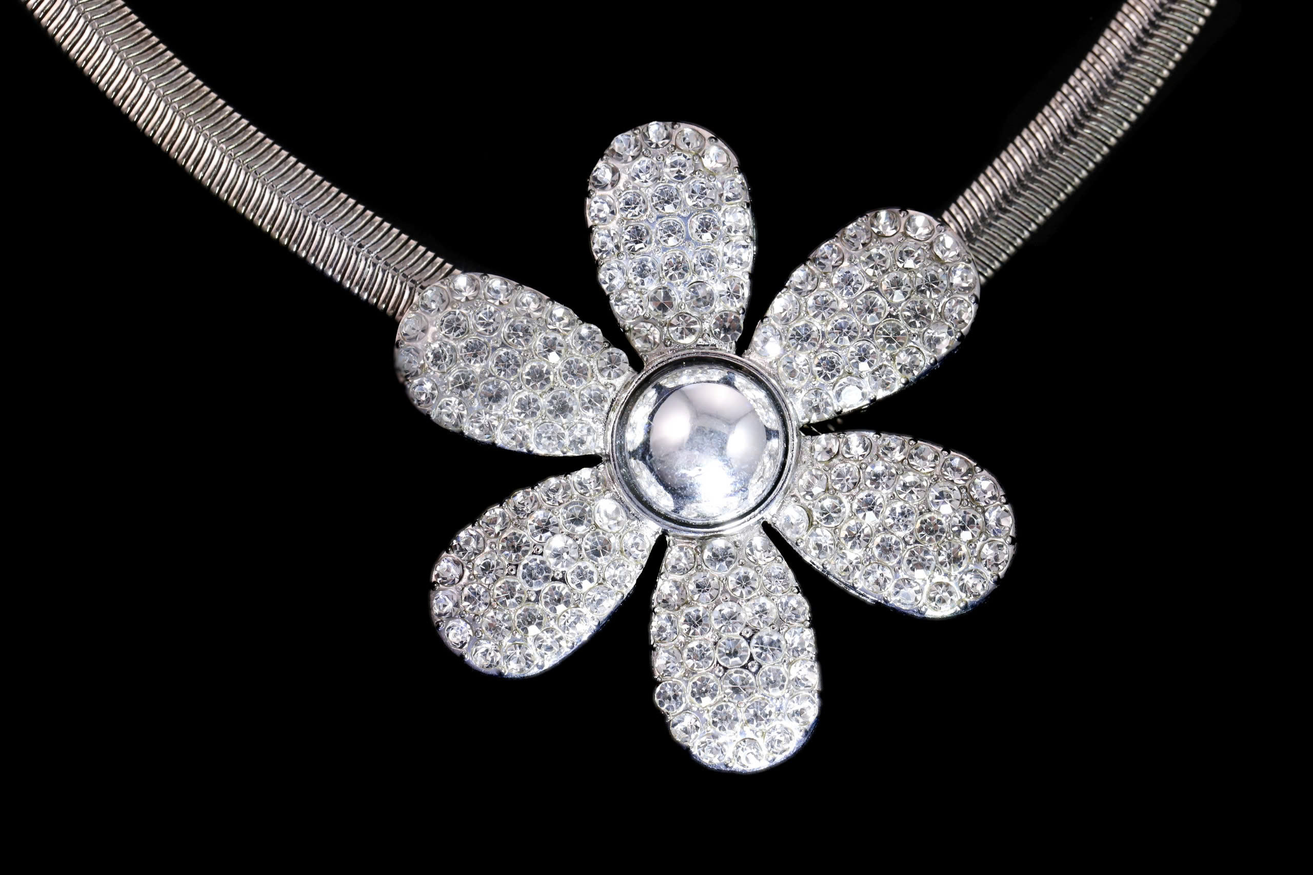  Daisy Necklace 